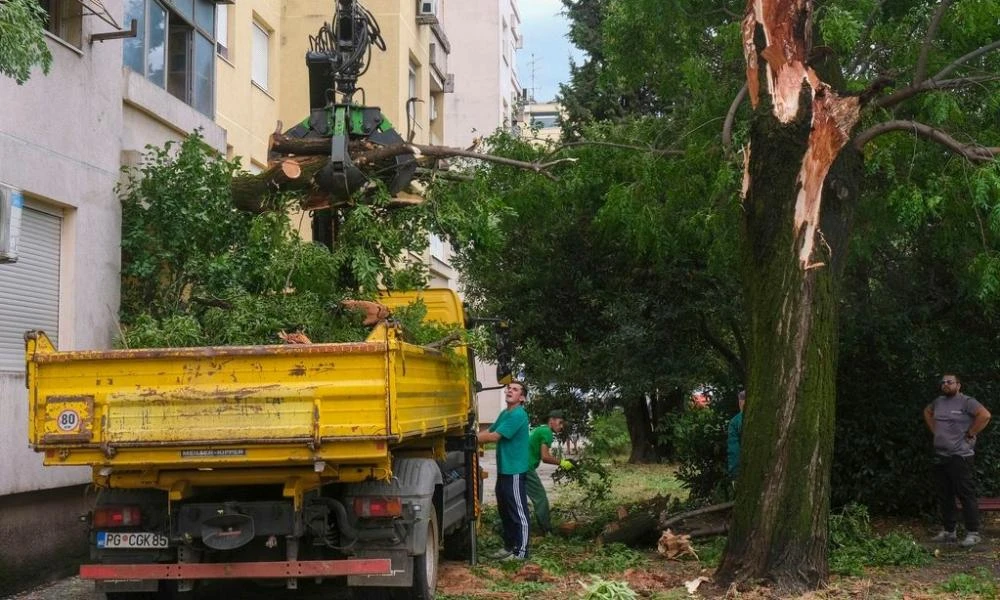 Μαυροβούνιο: Δύο άνθρωποι έχασαν τη ζωή τους μέχρι στιγμής από τις ισχυρές καταιγίδες